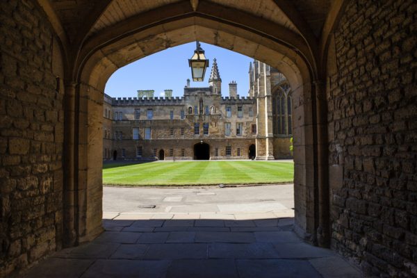 Il-new-college-a-Oxford-teatro-di-alcune-emblematiche-scene-dei-film-di-Harry-Potter