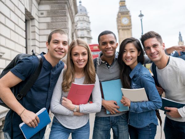 Fare amicizia con studenti internazionali durante un’esperienza di anno all’estero