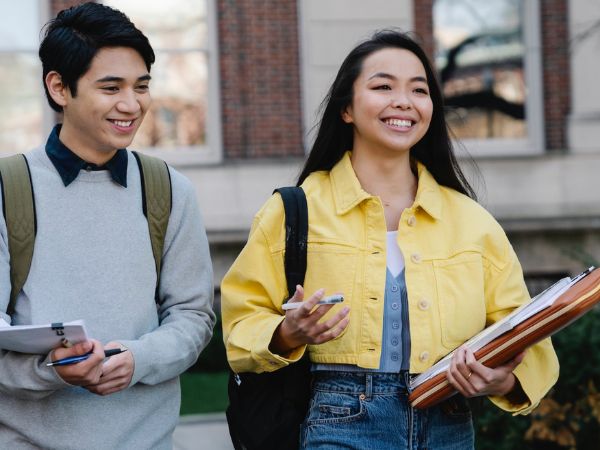 High school in Canada con sistema scolastico di 4 anni semestre autunnale e primaverile e attività sportive e culturali nelle scuole superiori High school in Canada con sistema scolastico di 4 anni semestre autunnale e primaverile e attività sportive e culturali nelle scuole superiori