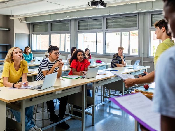 Opzioni programmi disponibili per studenti italiani anno all’estero in Spagna Opzioni programmi disponibili per studenti italiani anno all’estero in