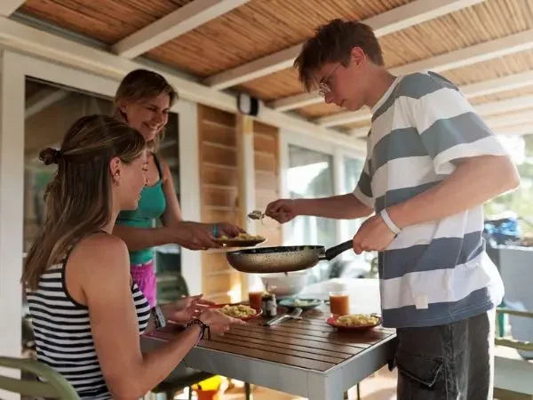 Sistemazione in famiglia ospitante in Canada per studenti exchange con selezione e controlli del distretto scolastico Sistemazione in famiglia ospitante in Canada per studenti exchange con selezione e controlli del distretto scolastico
