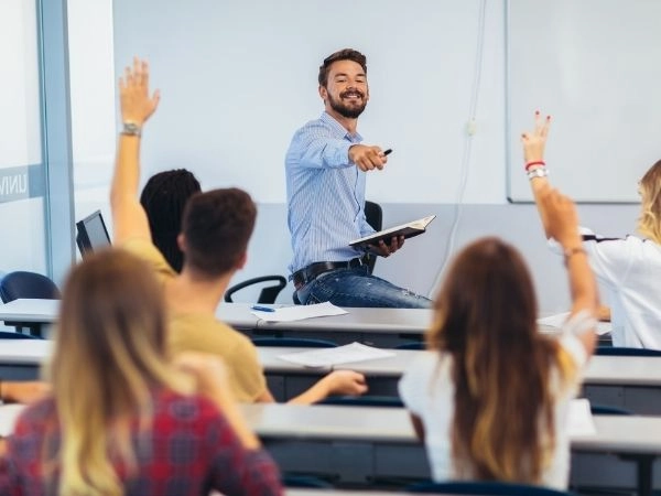 insegnante con i studenti
