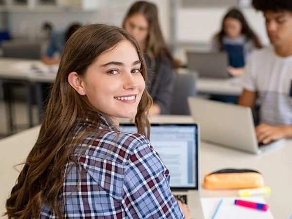 studentessa sorridente