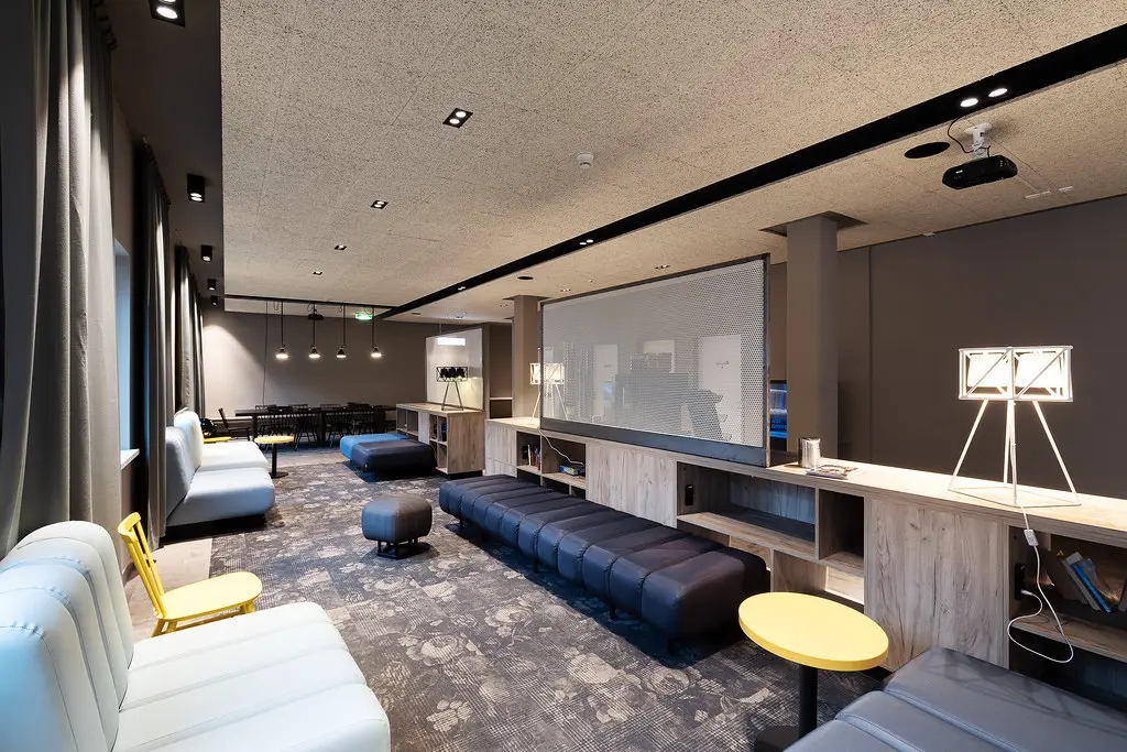 did_berlin_parl_lobby_01_46259628684_l