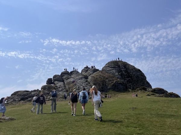 Vivi l'inglese nel cuore della Jurassic Coast!