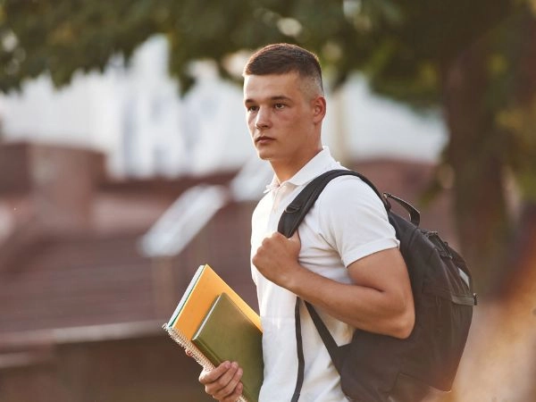 Le competenze digitali rappresentano una delle abilità più richieste sia nel percorso scolastico sia nel mondo professionale.