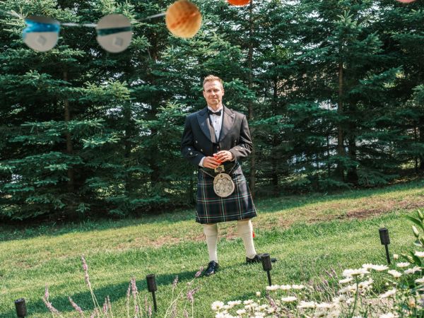 Kilt scozzese tradizionale indossato in occasione ufficiale reale