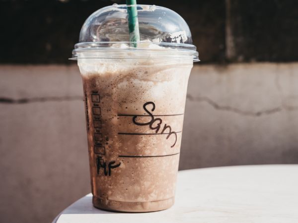 Bicchiere Starbucks con nome scritto a mano