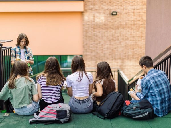 Linglese-diventa-una-lingua-ponte-tra-culture-completamente-diverse