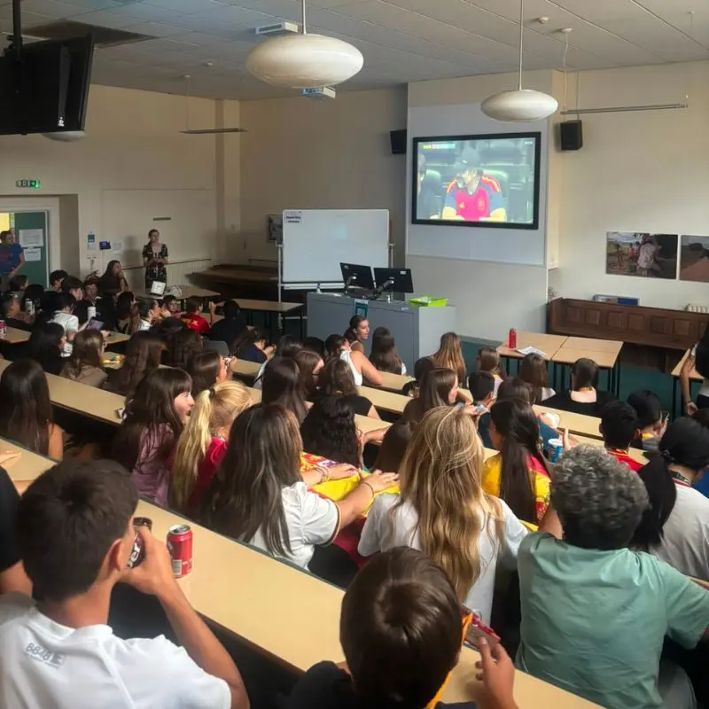 Studenti in vacanza studio per imparare l’inglese all’estero